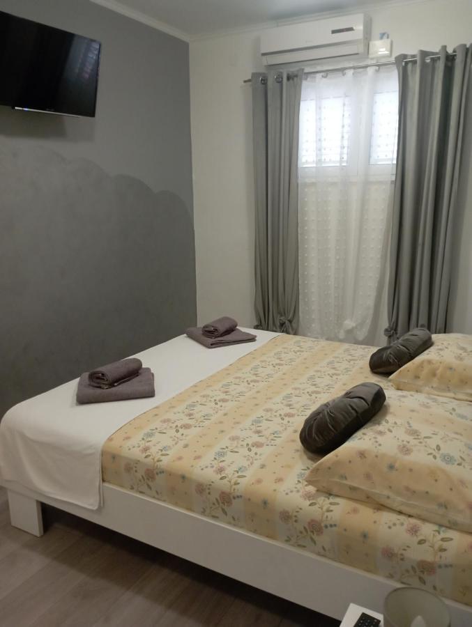 Pia Apartment Dugi Rat Buitenkant foto