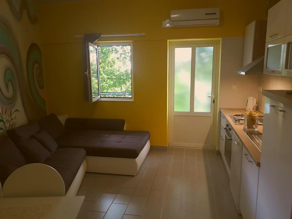 Pia Apartment Dugi Rat Buitenkant foto