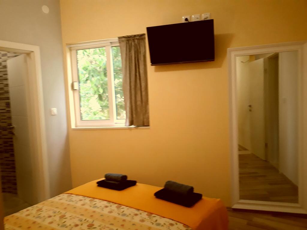Pia Apartment Dugi Rat Buitenkant foto
